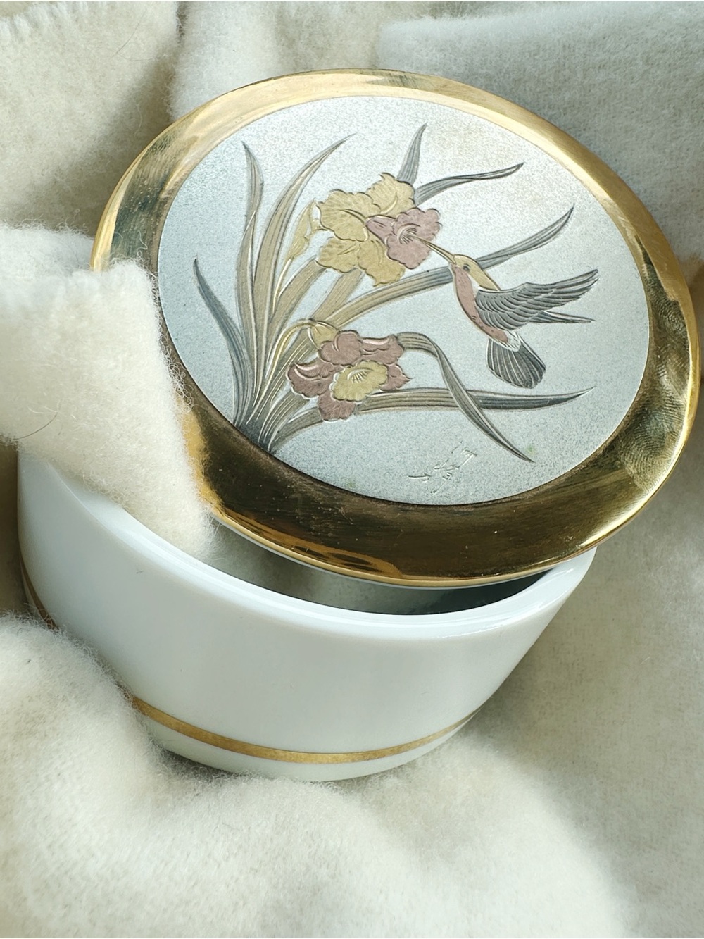 Chokin Vintage Art of Chokin Porcelain Hummingbird 24 k Gold Plated Accents